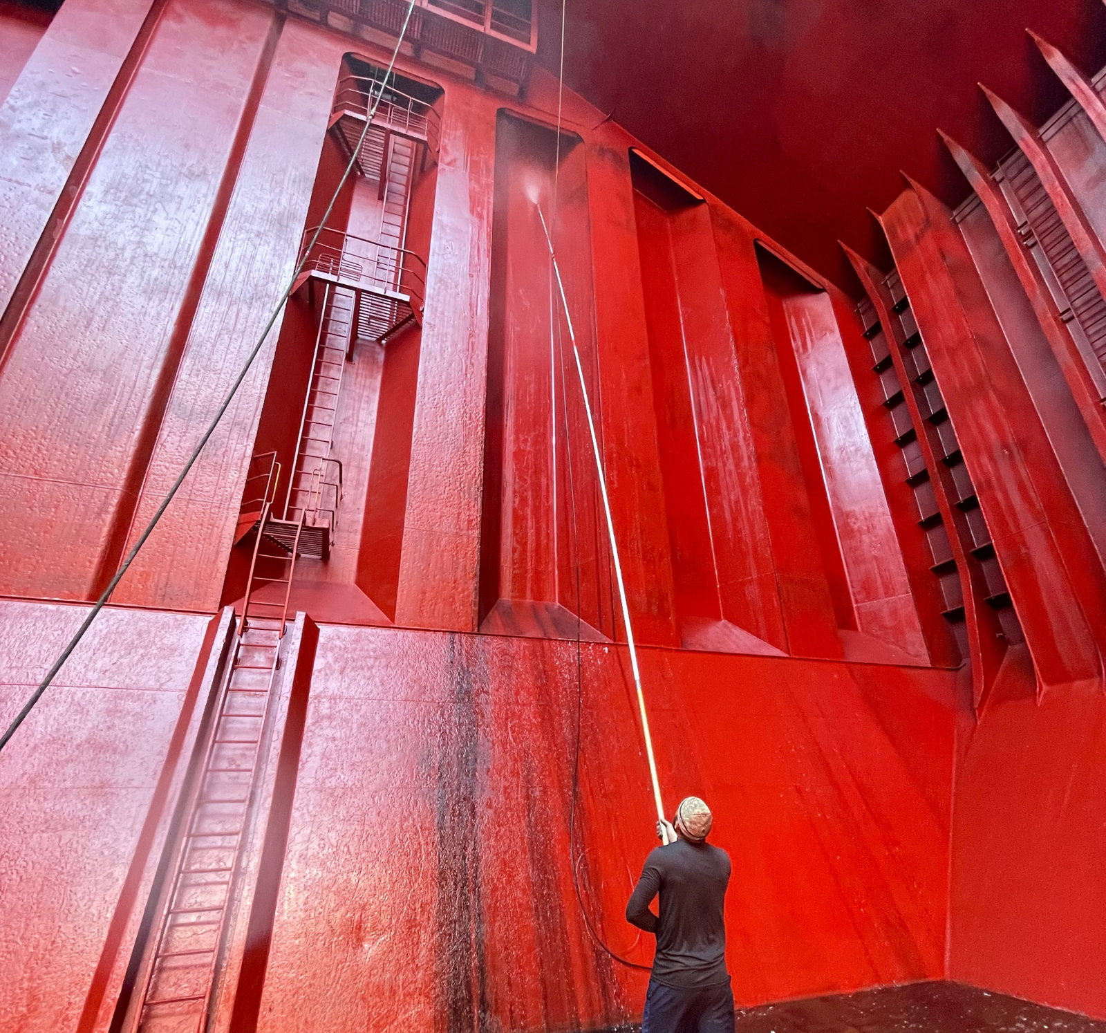 CARGO HOLD CLEANING